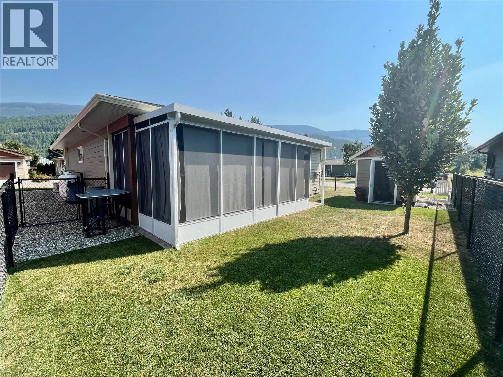 1132 Willow Row. Sicamous, British Columbia