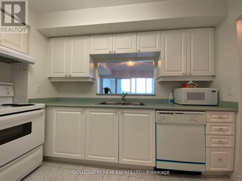 3329 - 68 Corporate Drive, Toronto (woburn)