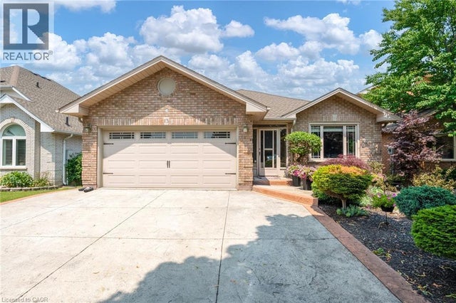 13 Loneoak Crescent, Stoney Creek