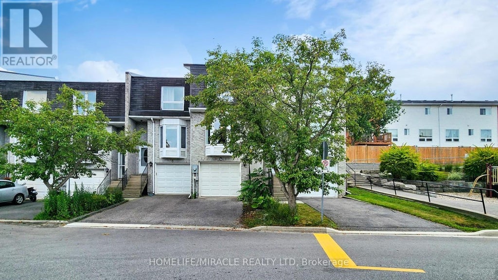 4 William Curtis Circle, Newmarket (gorham-College Manor)