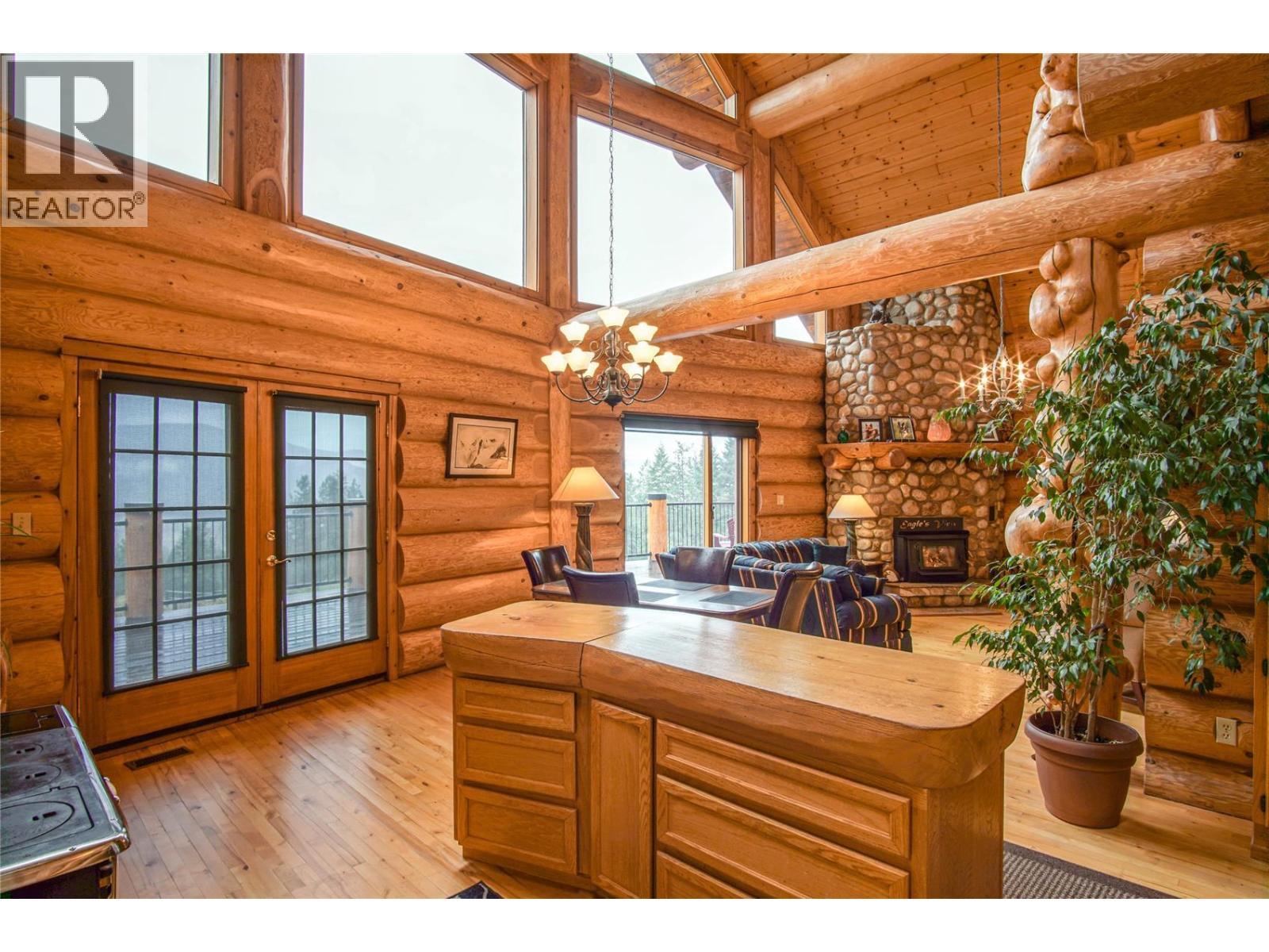 20 Valeview Road. Lumby, British Columbia