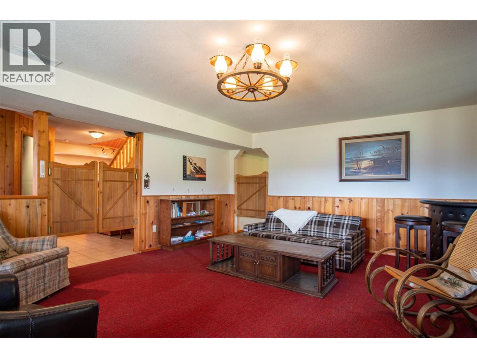 20 Valeview Road. Lumby, British Columbia