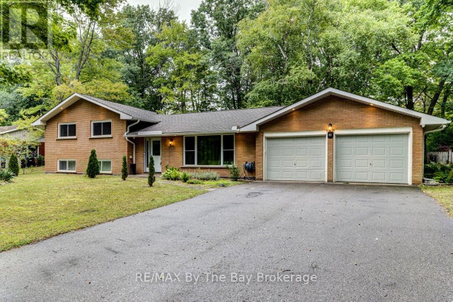 63 Rodrium Road, Wasaga Beach