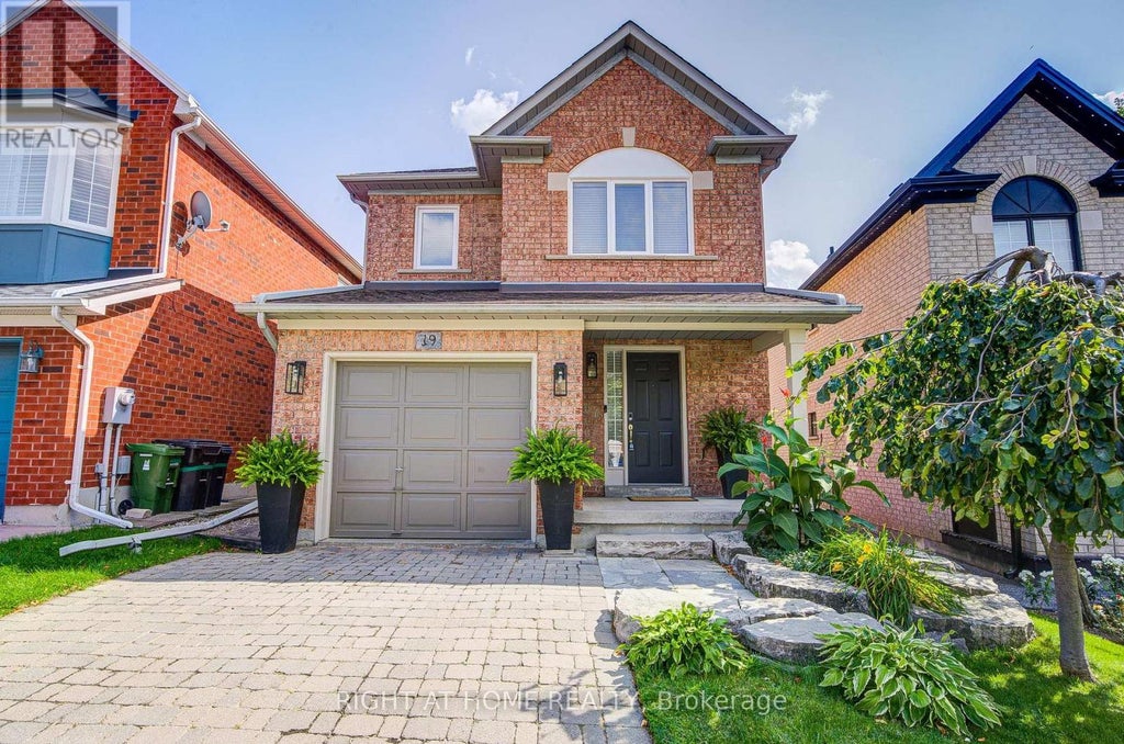 19 Purdy Crescent, Toronto (humberlea-Pelmo Park)