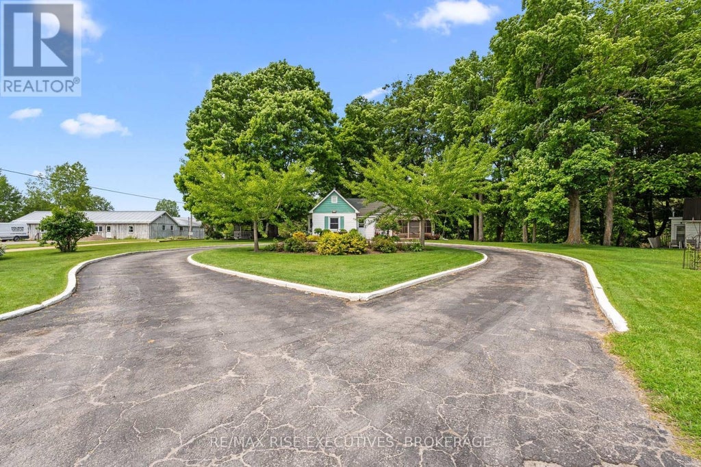 204 R33 N, Rideau Lakes