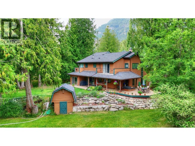 2827 Evin Road, Slocan Park