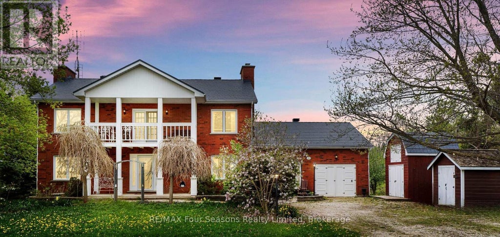 3 Sydenham Trail E, Clearview