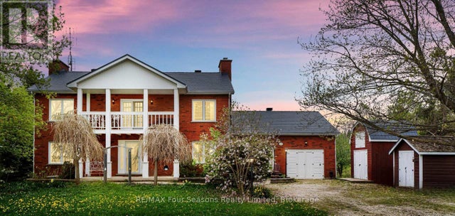 3 Sydenham Trail E, Clearview