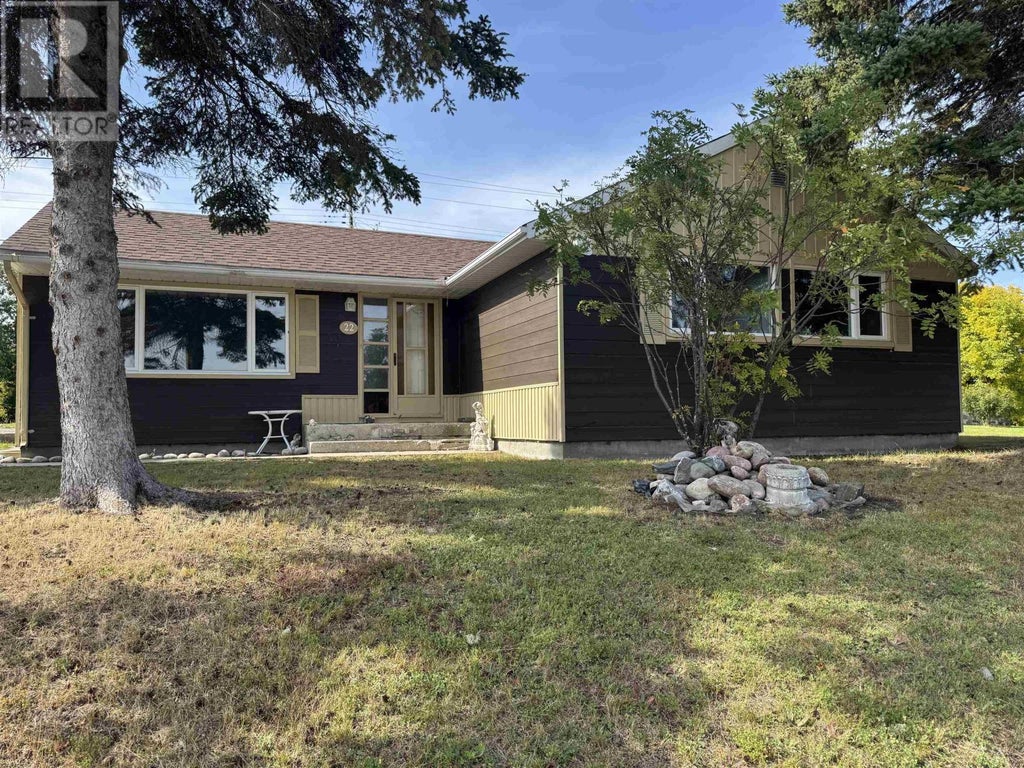 22 & 24 Mona Drive, Manitouwadge