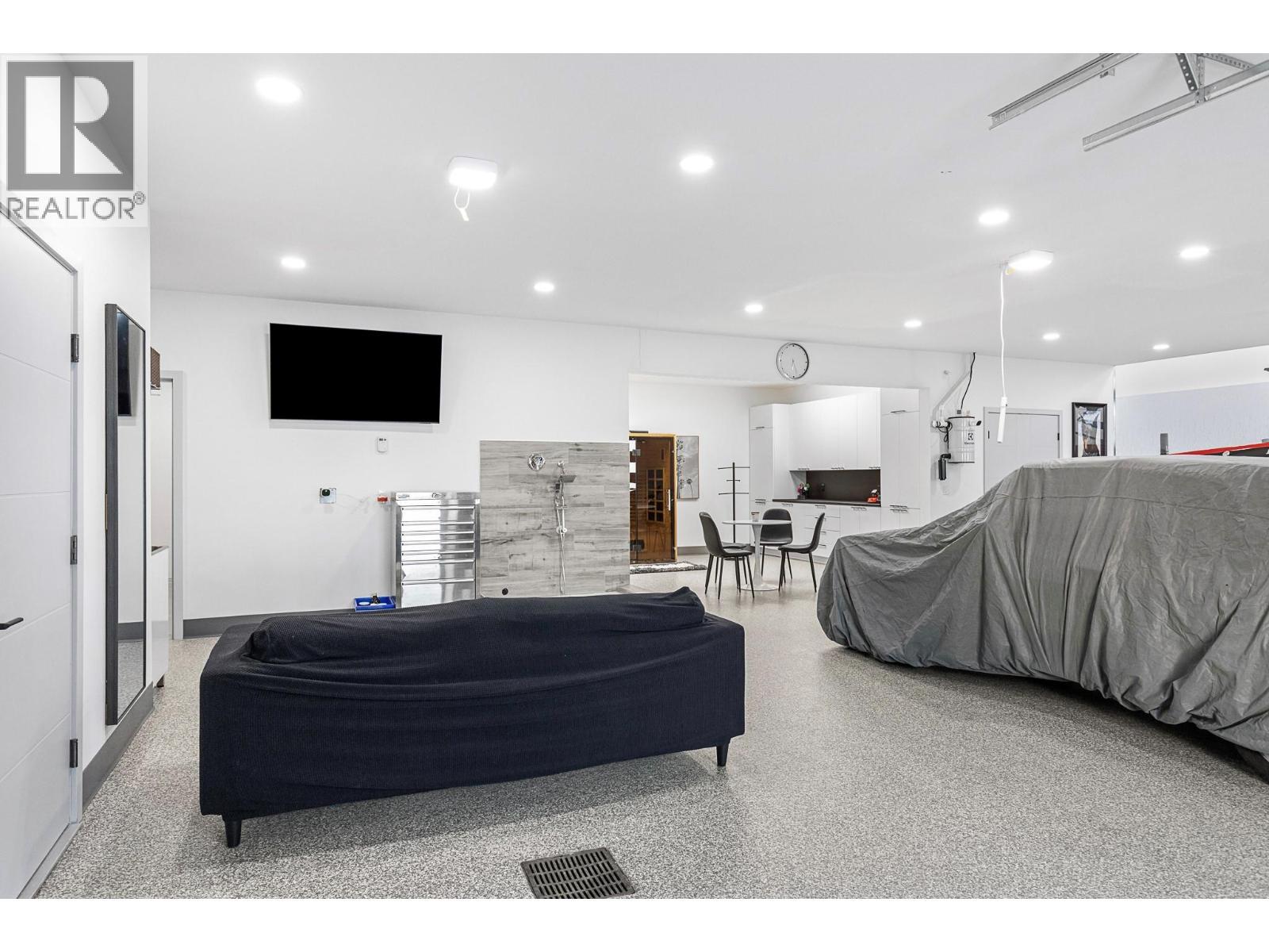 8195 Jackpine Road. Vernon, British Columbia