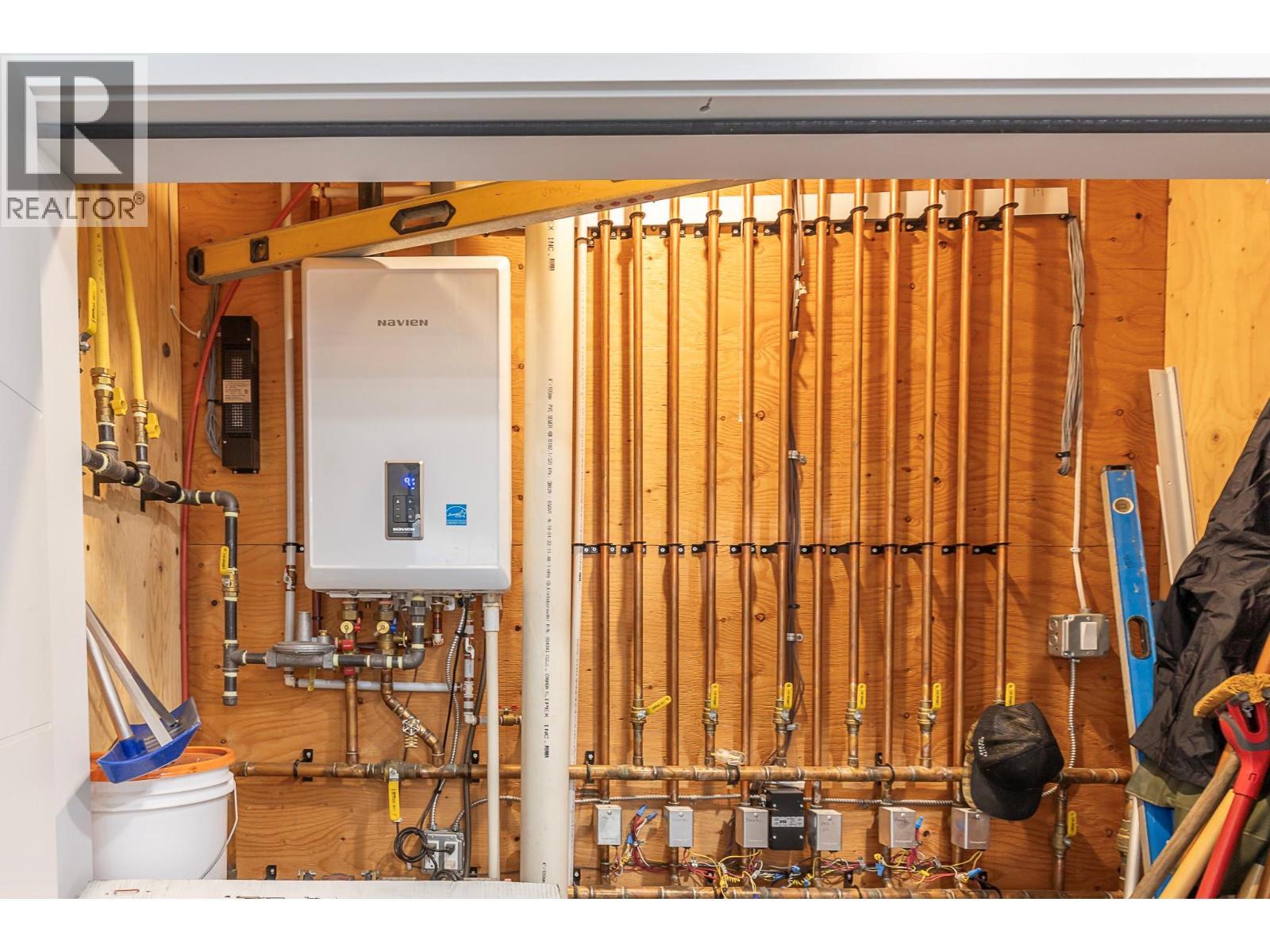 8195 Jackpine Road. Vernon, British Columbia