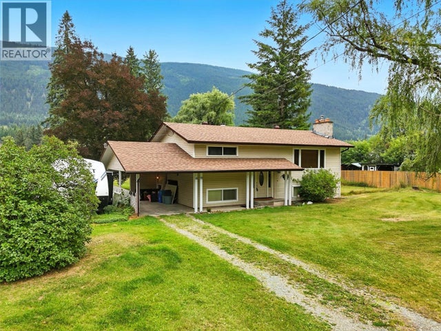 1653 Birch Island Lost Creek Road, Clearwater