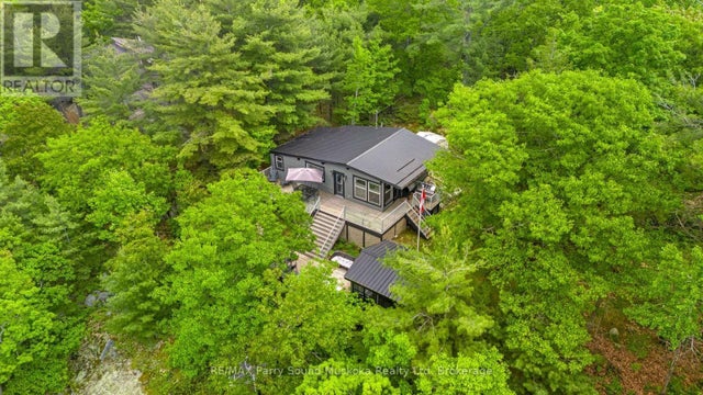 109 Healey Lake, The Archipelago (archipelago South)