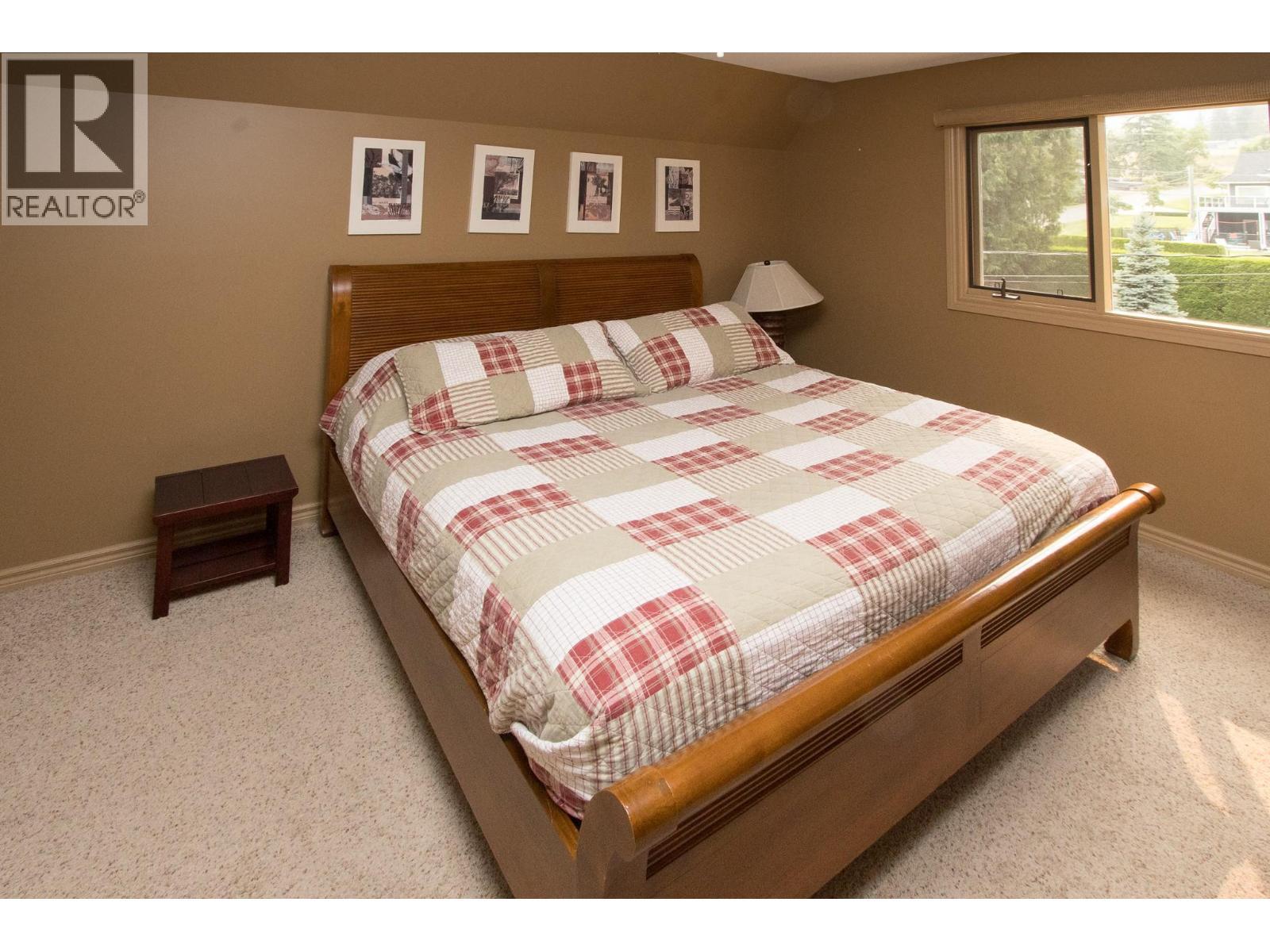 3075 Waverly Road. Sorrento, British Columbia