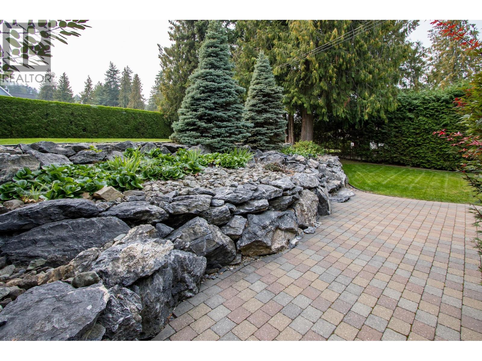 3075 Waverly Road. Sorrento, British Columbia