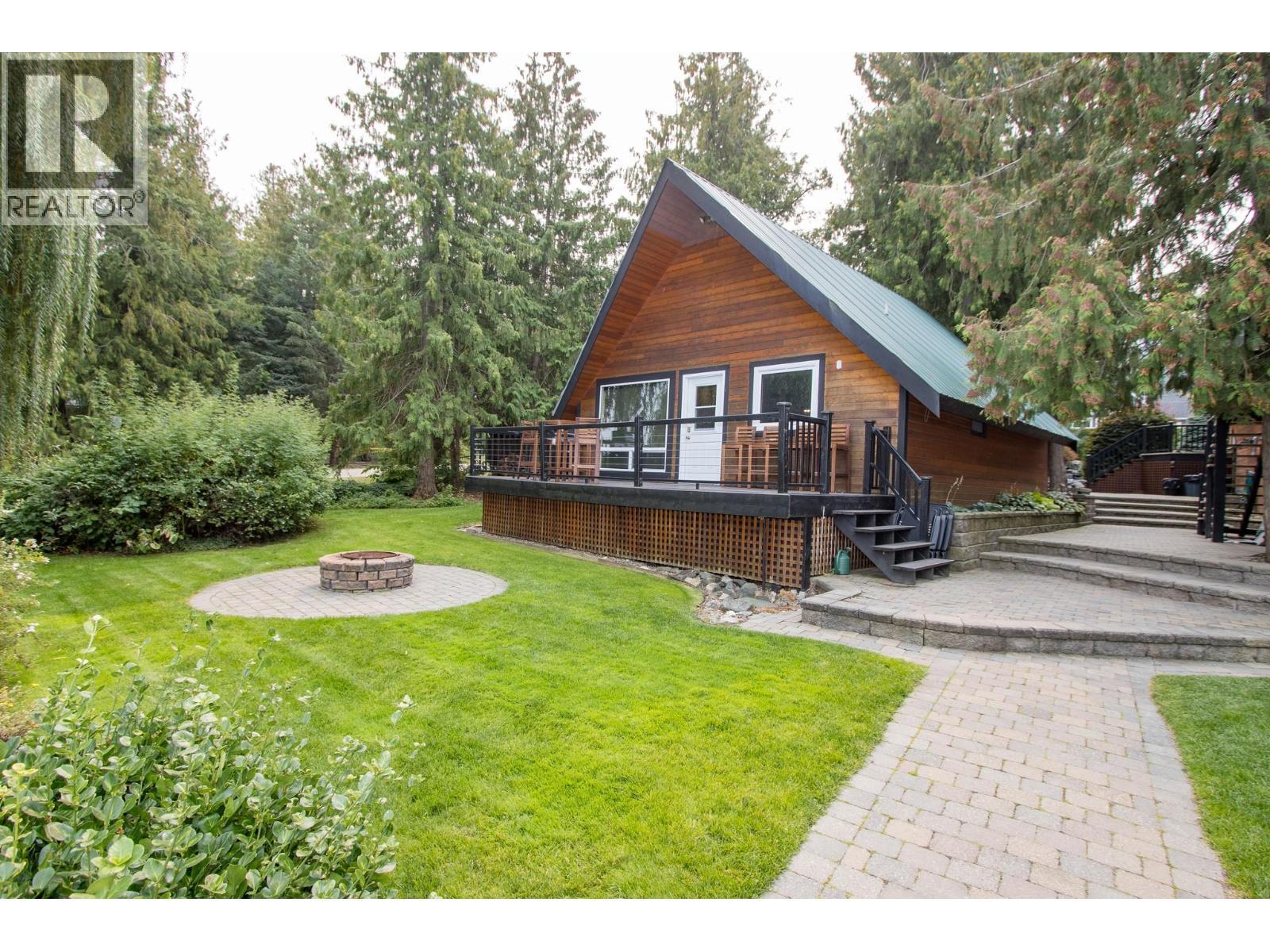3075 Waverly Road. Sorrento, British Columbia