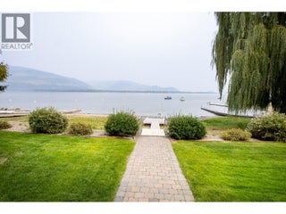 3075 Waverly Road. Sorrento, British Columbia