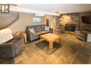 3075 Waverly Road. Sorrento, British Columbia