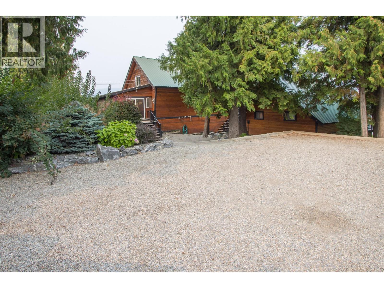 3075 Waverly Road. Sorrento, British Columbia