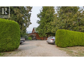 3075 Waverly Road. Sorrento, British Columbia