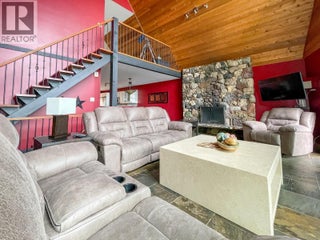 3075 Waverly Road. Sorrento, British Columbia