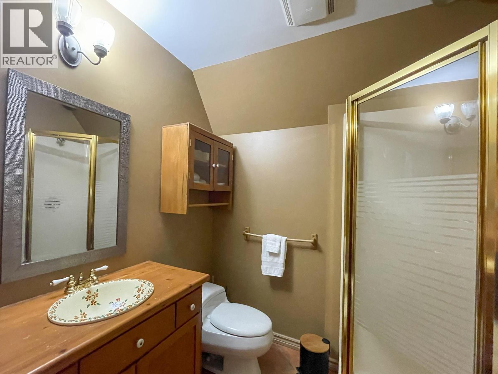 3075 Waverly Road. Sorrento, British Columbia