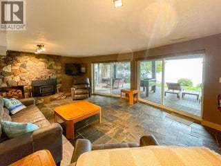 3075 Waverly Road. Sorrento, British Columbia