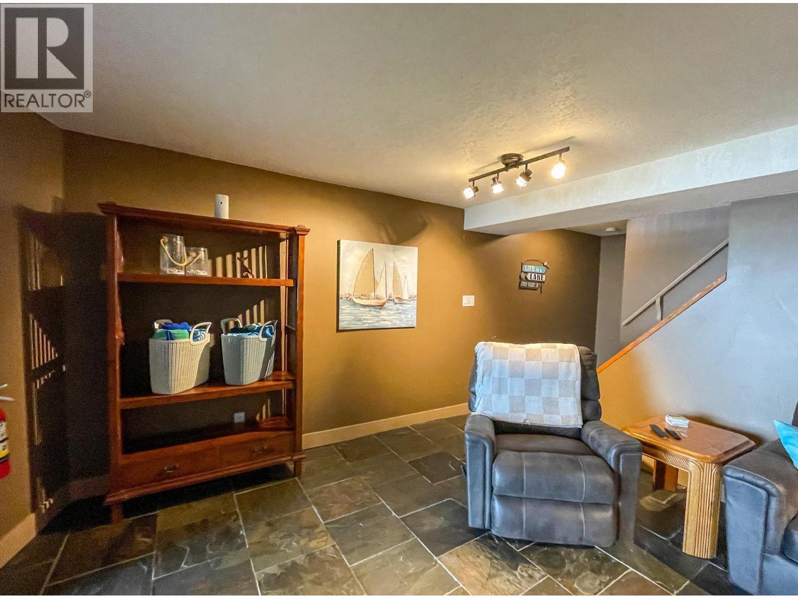 3075 Waverly Road. Sorrento, British Columbia