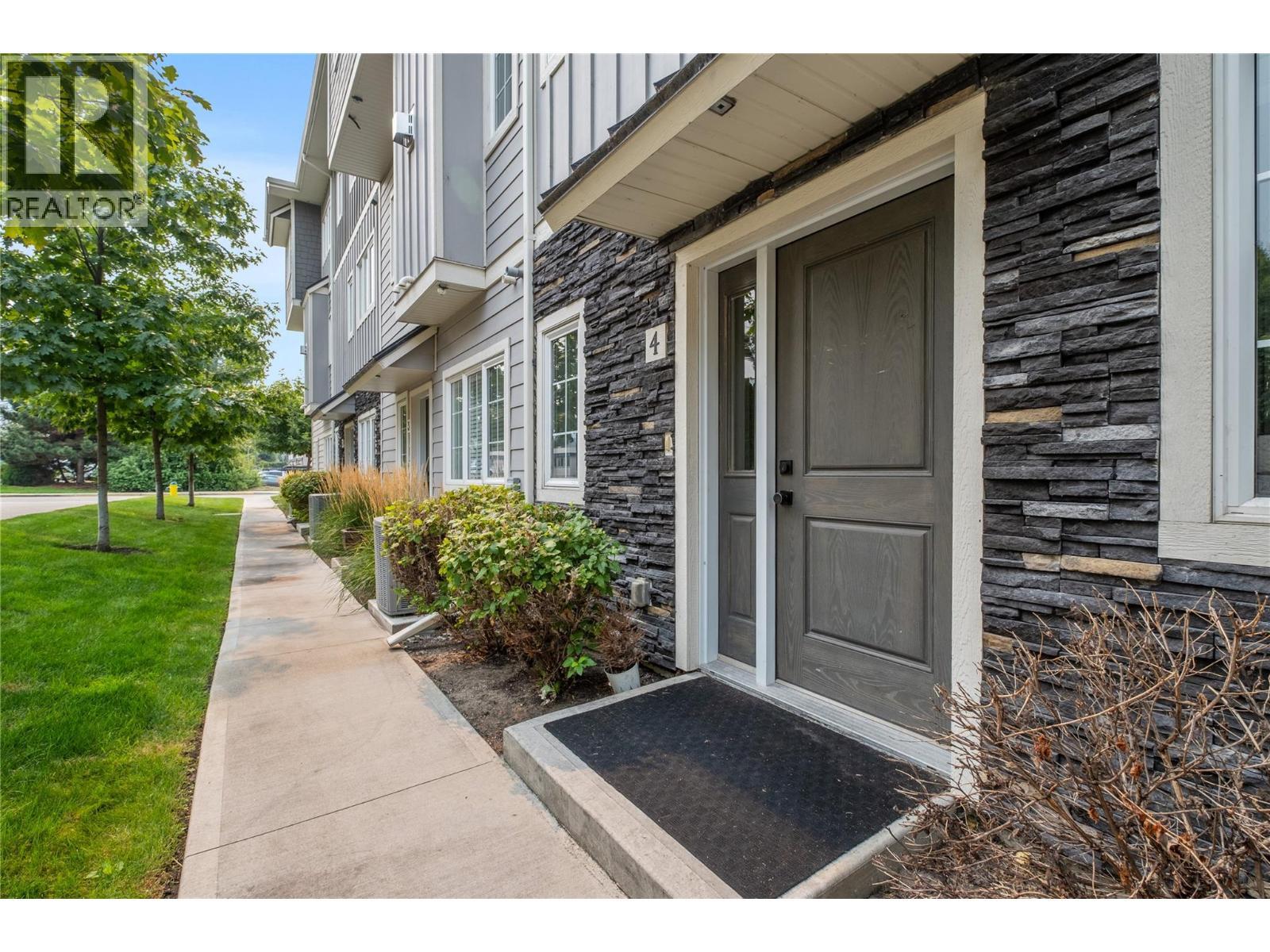 644 Lequime Road Unit# 4. Kelowna, British Columbia