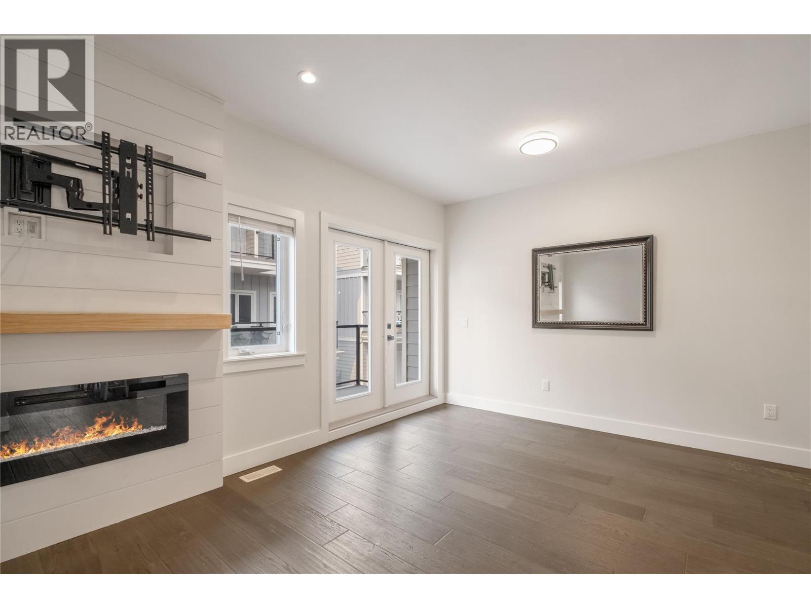 644 Lequime Road Unit# 4. Kelowna, British Columbia