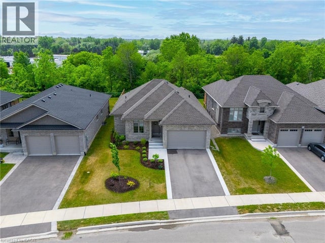 50 Vanrooy Trail, Waterford