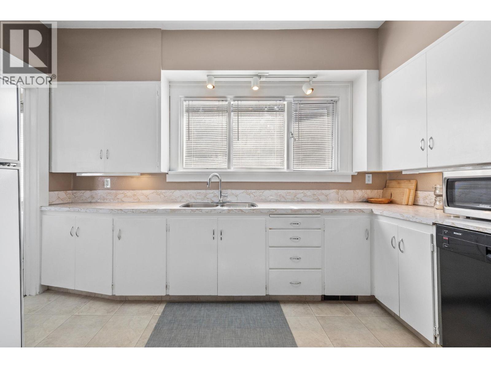 1830 Riverside Avenue. Kelowna, British Columbia