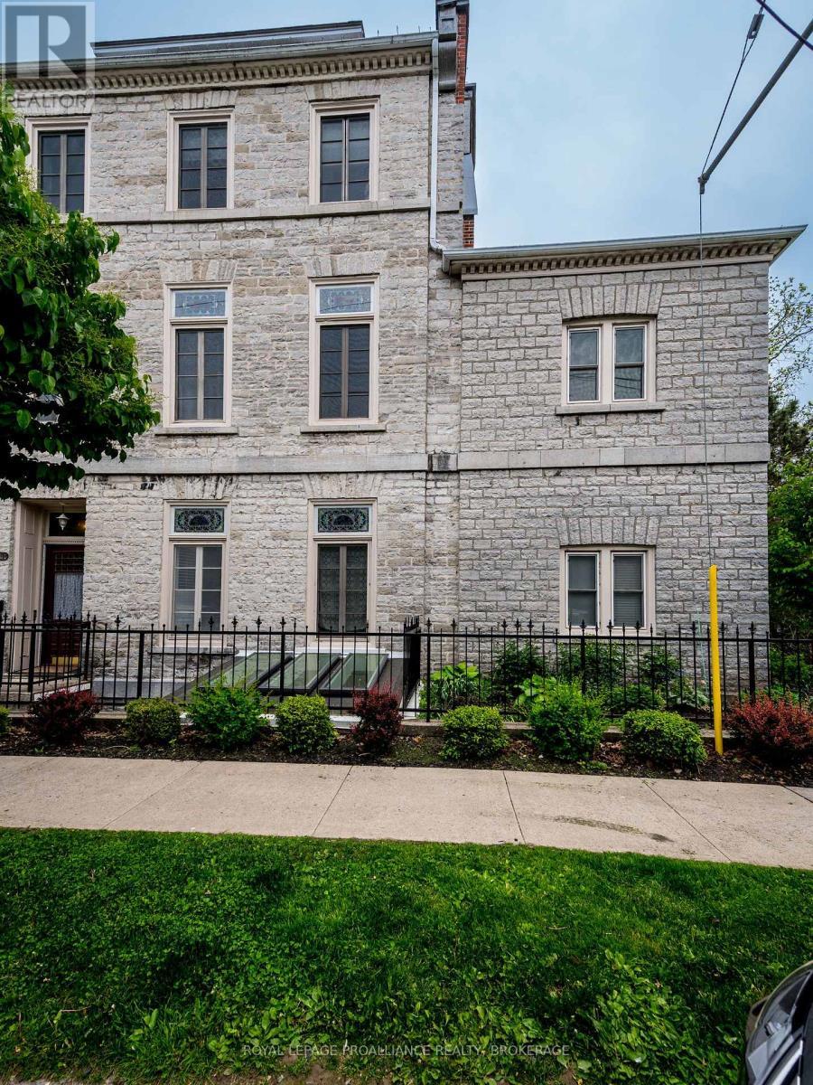 7 - 131 King Street E, Kingston (central City East)