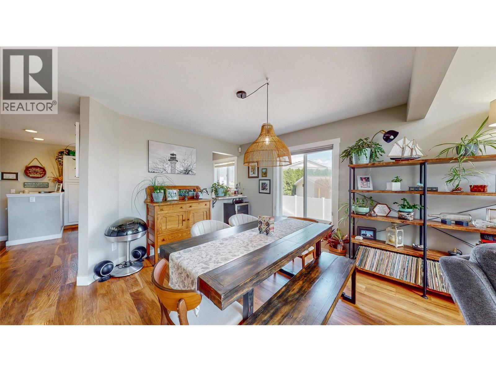 5896 Fairview Place. Oliver, British Columbia