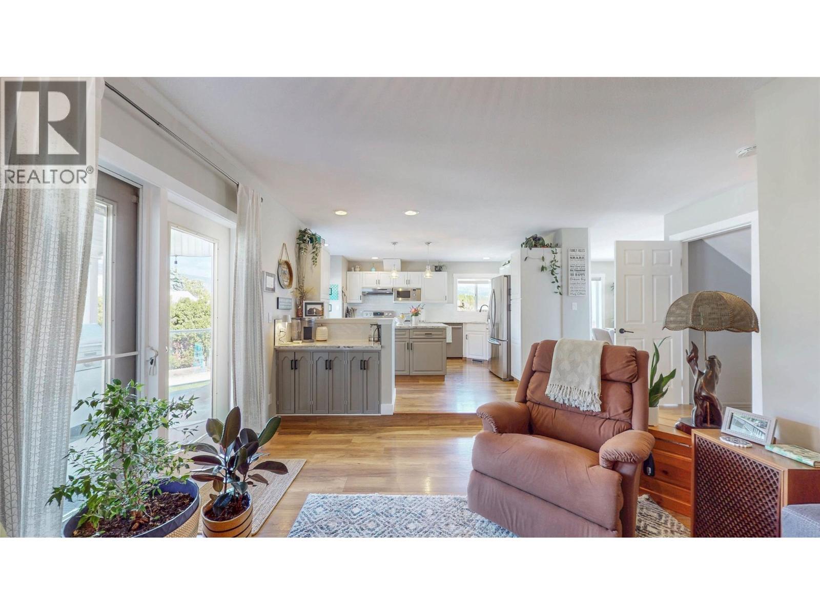 5896 Fairview Place. Oliver, British Columbia