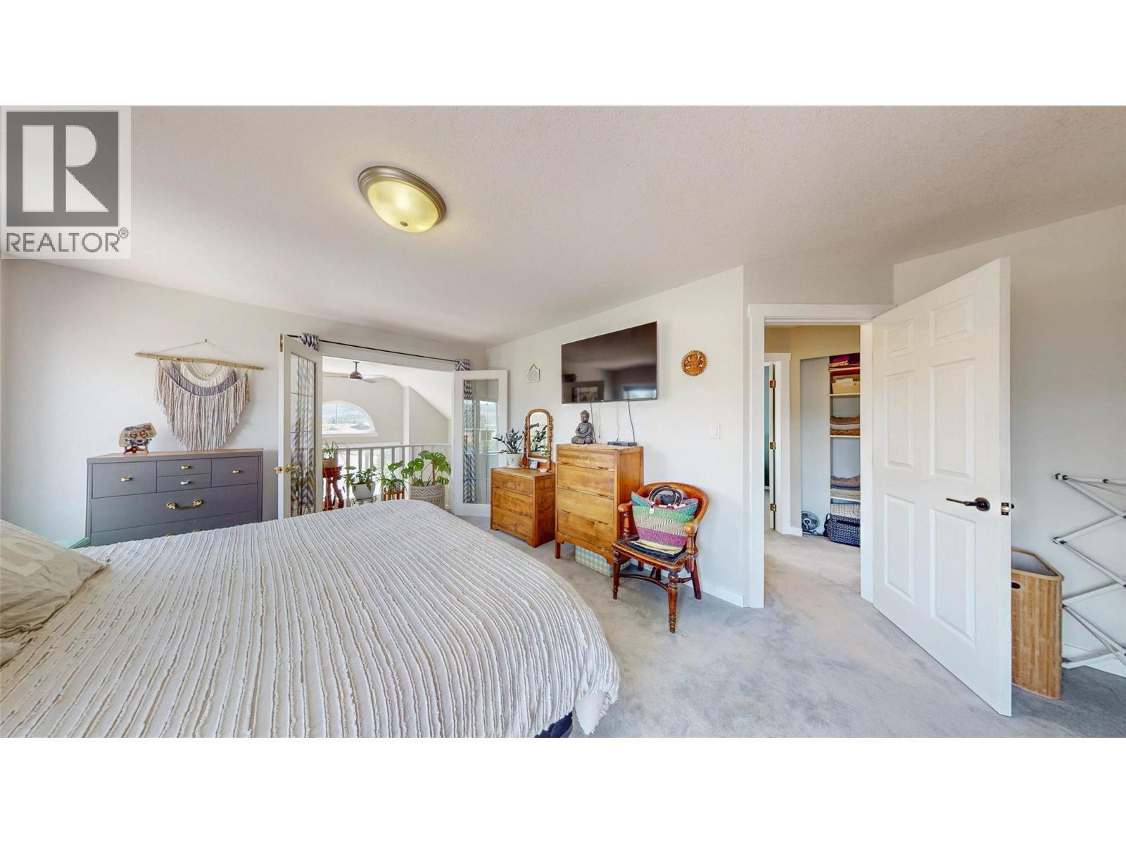 5896 Fairview Place. Oliver, British Columbia