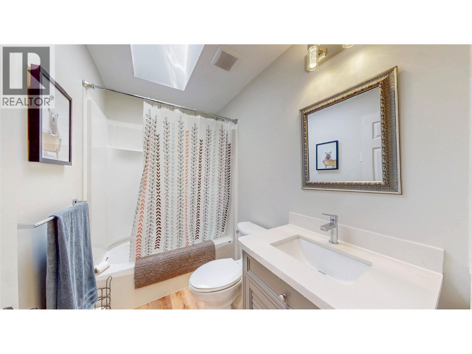 5896 Fairview Place. Oliver, British Columbia