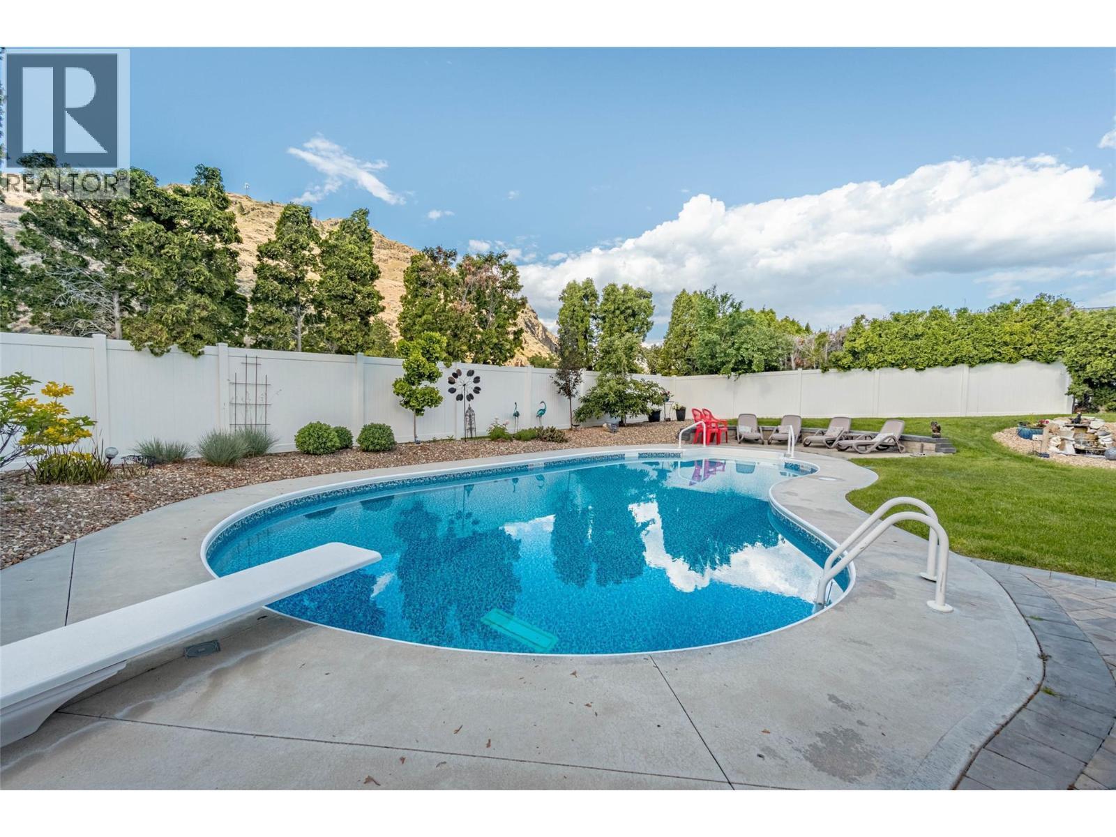 5896 Fairview Place. Oliver, British Columbia