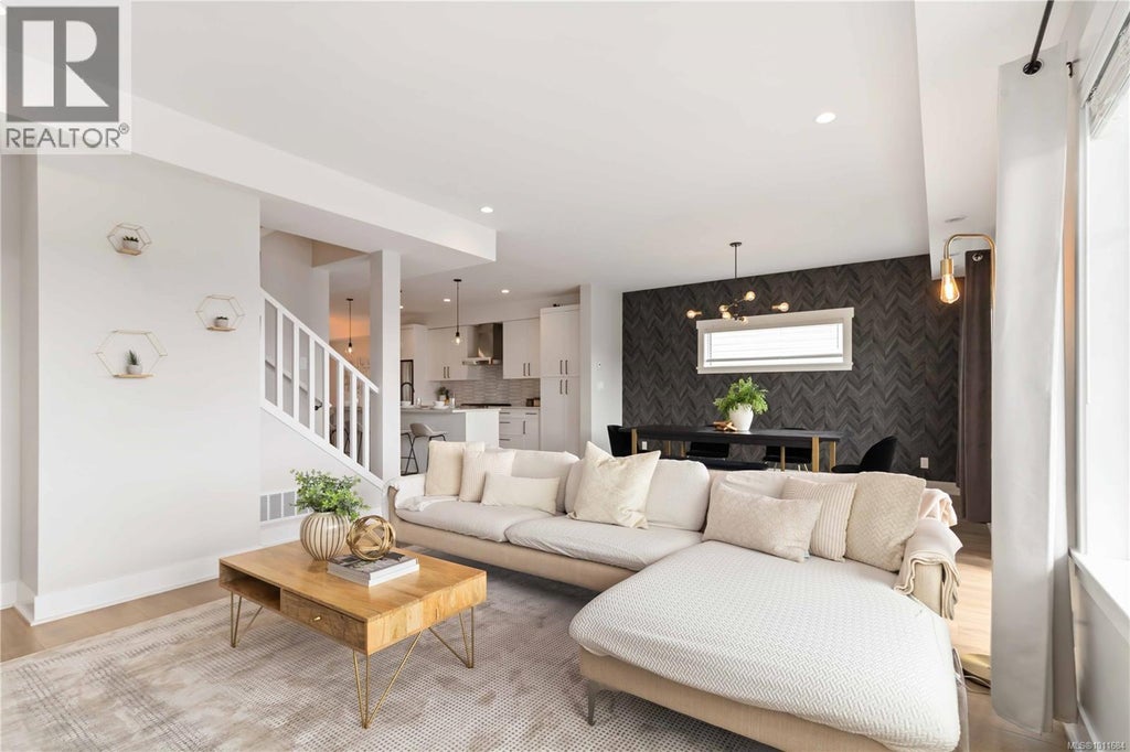 2544 Obsidian Place, Langford