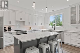 1441 20 Avenue Se Unit# 1. Salmon Arm, British Columbia