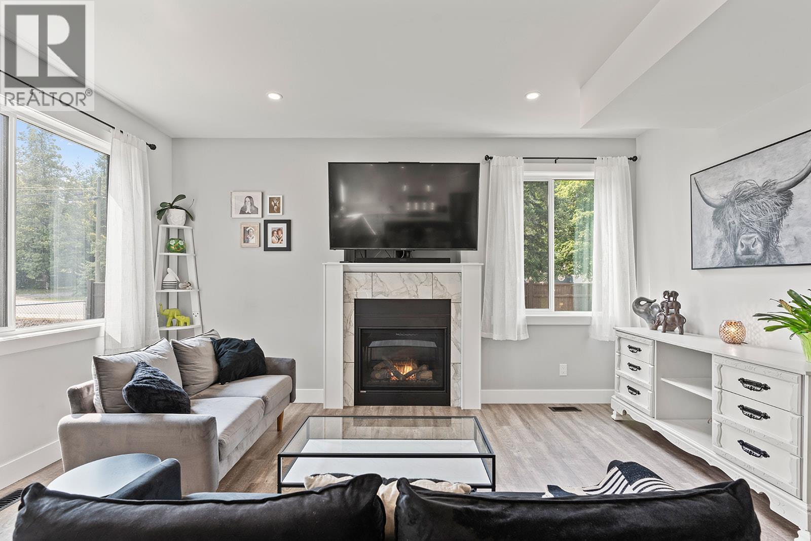 1441 20 Avenue Se Unit# 1. Salmon Arm, British Columbia