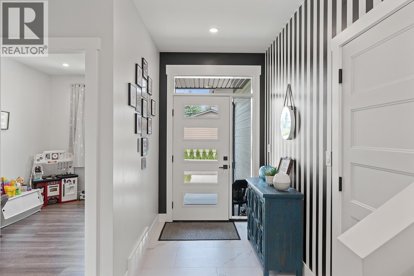 1441 20 Avenue Se Unit# 1. Salmon Arm, British Columbia