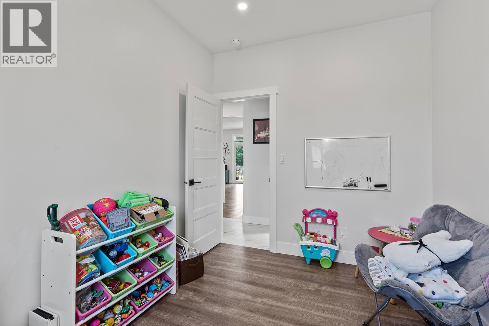 1441 20 Avenue Se Unit# 1. Salmon Arm, British Columbia