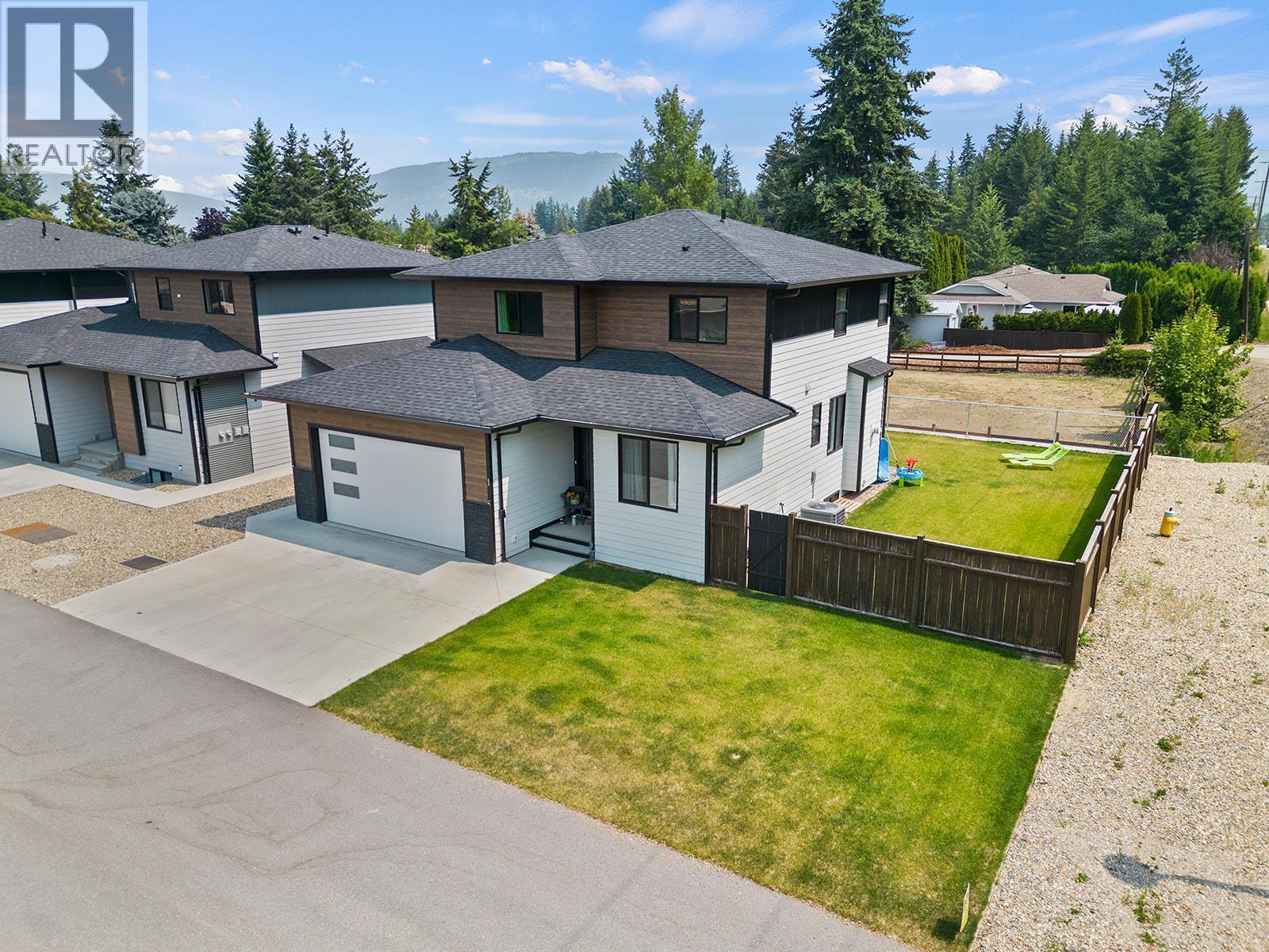 1441 20 Avenue Se Unit# 1. Salmon Arm, British Columbia