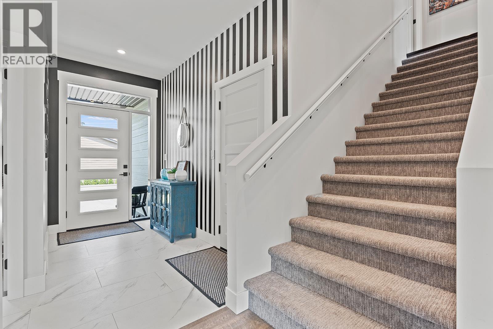 1441 20 Avenue Se Unit# 1. Salmon Arm, British Columbia