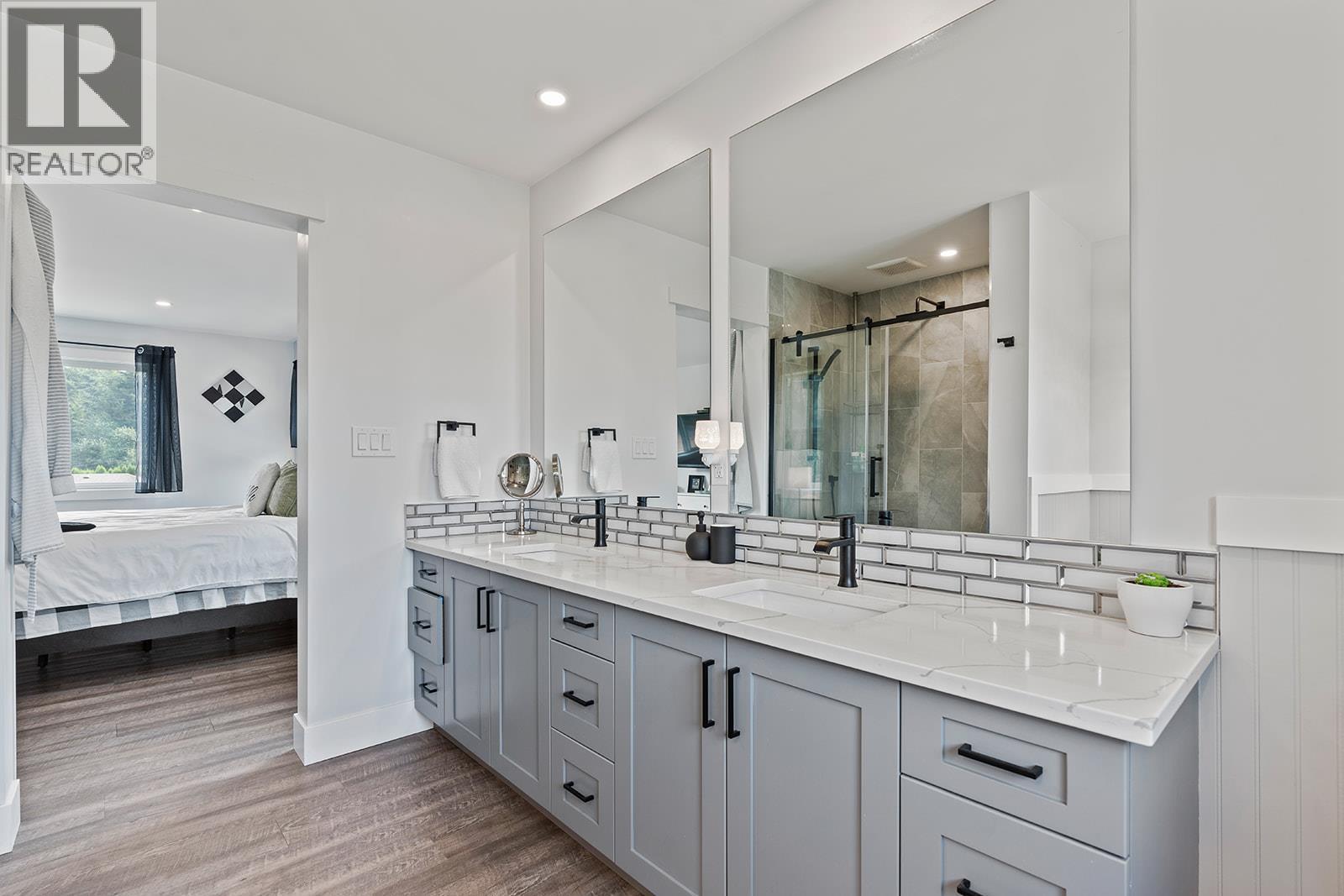 1441 20 Avenue Se Unit# 1. Salmon Arm, British Columbia