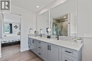 1441 20 Avenue Se Unit# 1. Salmon Arm, British Columbia