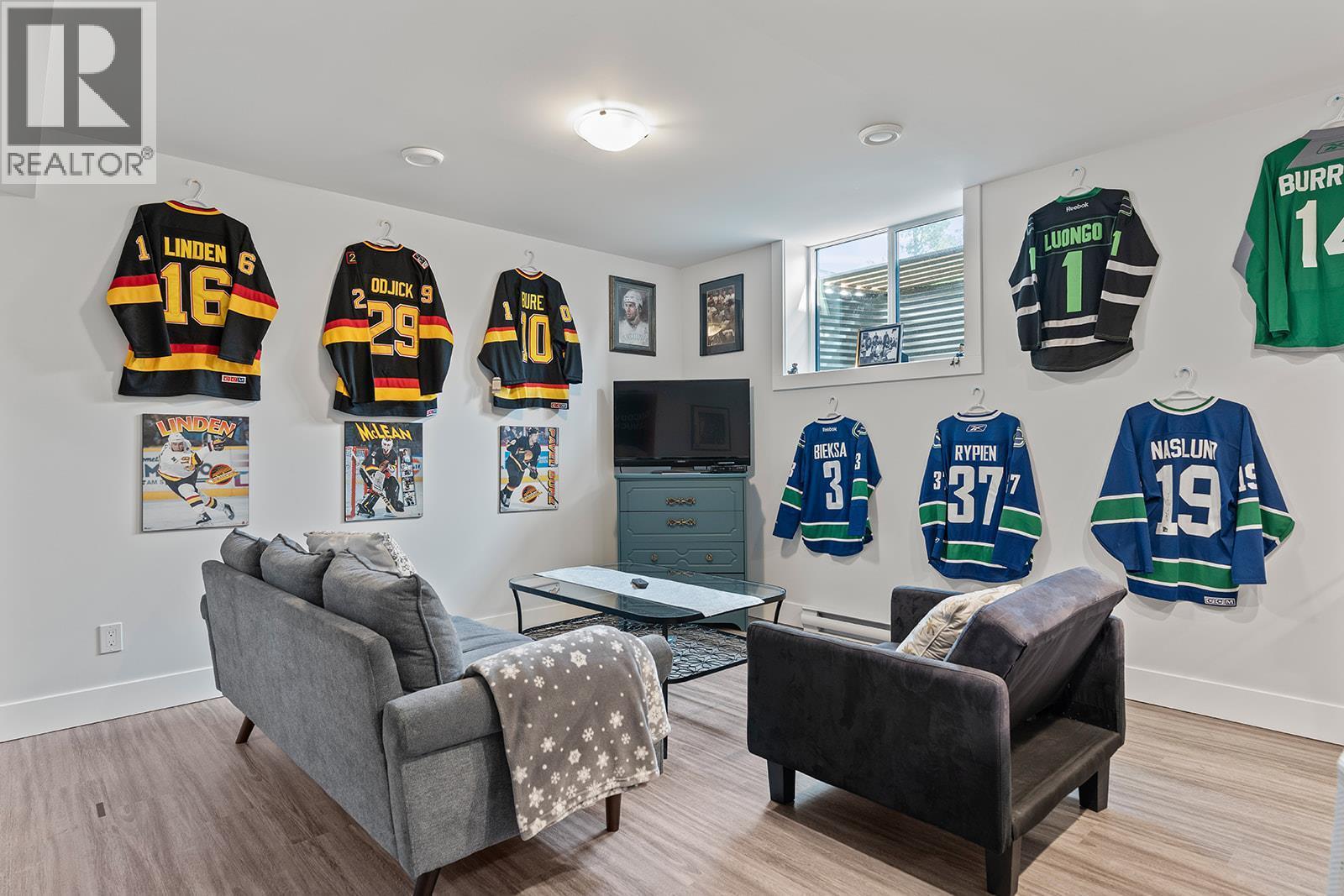 1441 20 Avenue Se Unit# 1. Salmon Arm, British Columbia