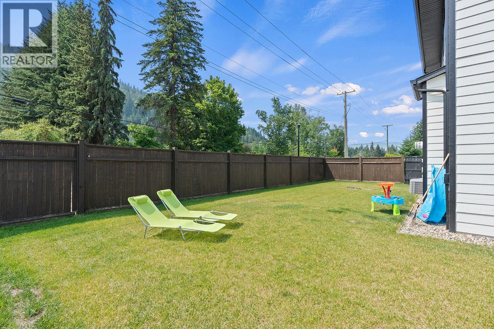 1441 20 Avenue Se Unit# 1. Salmon Arm, British Columbia