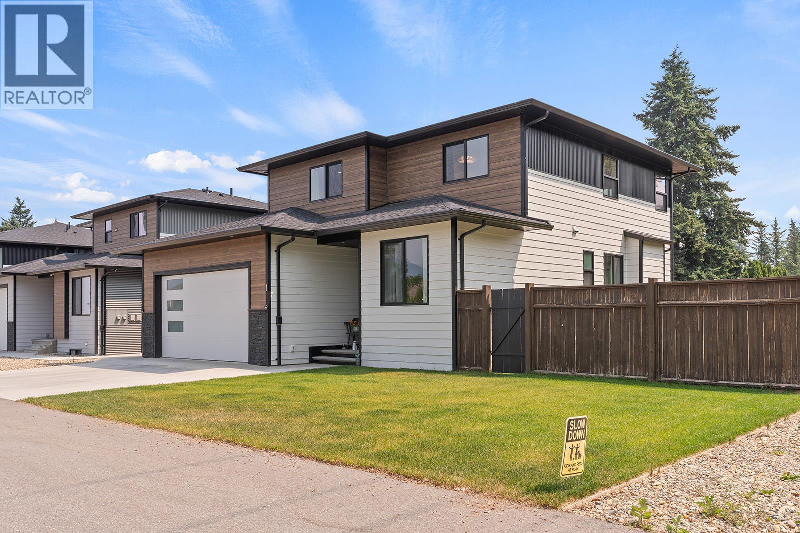 1441 20 Avenue Se Unit# 1. Salmon Arm, British Columbia